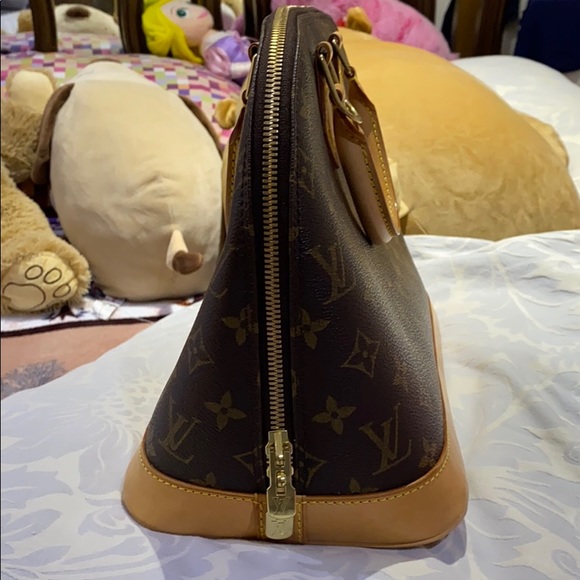 Bags - Picture 2 of 3